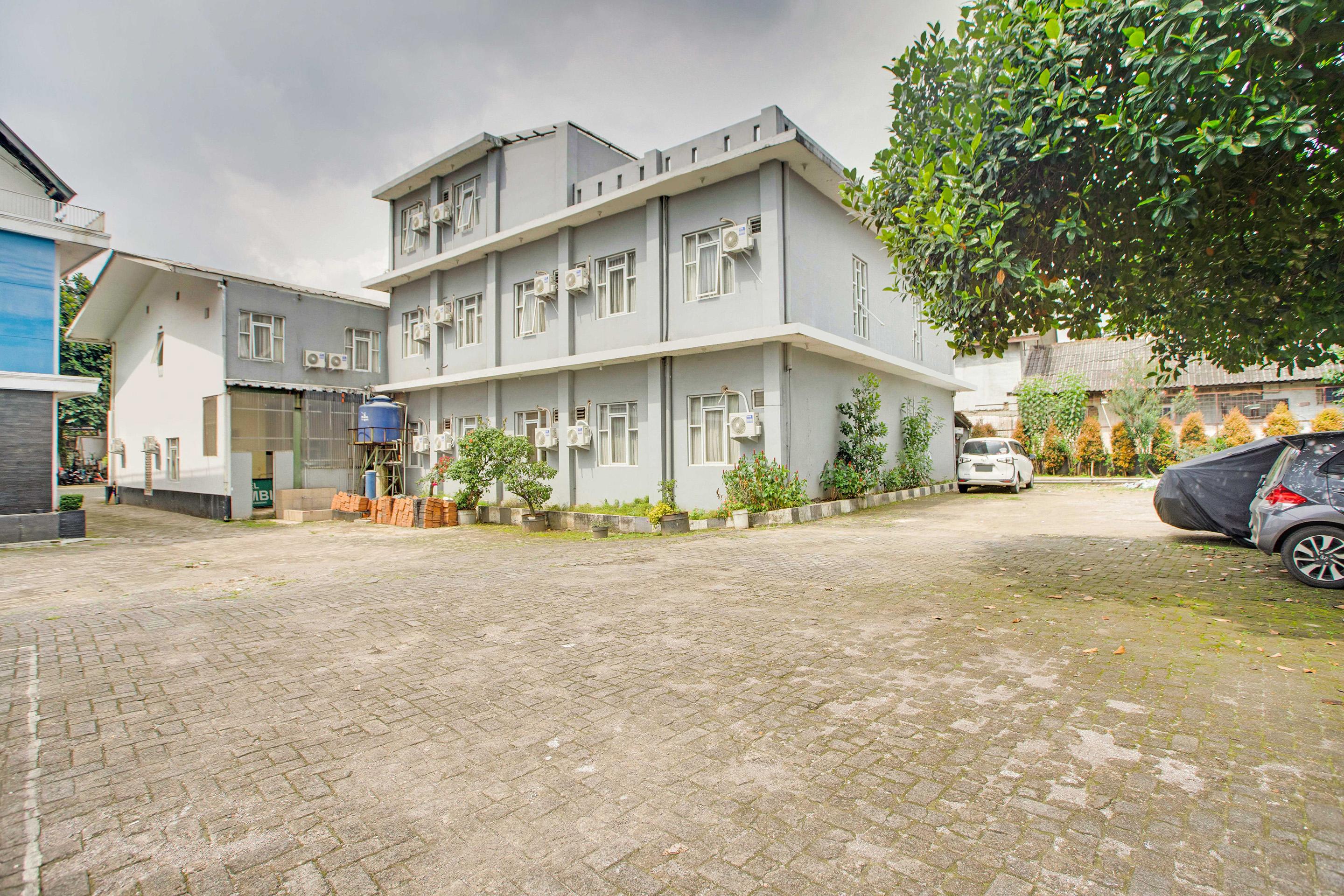 Reddoorz @ Hotel Arimbi Dewi Sartika Baru Μπαντούνγκ Εξωτερικό φωτογραφία